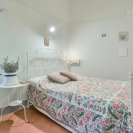 Corzano Farm stay *